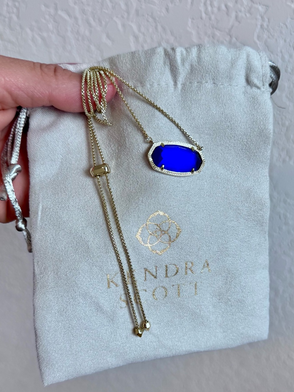 Rare Kendra Scott Elisa STATEMENT Gold Necklace with Cobalt Cat’s Eye Pendant